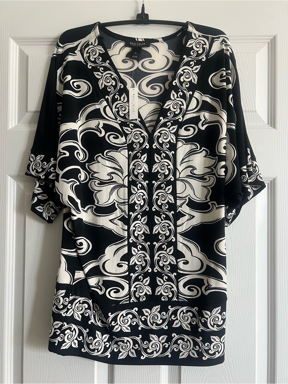 White House Black Market Black and White Swirl Print V-Neck Top